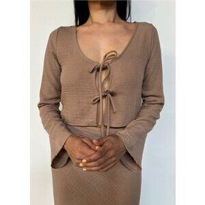 PRIMP BOUTIQUE Audrey Front Tie Crop Top in Mocha (M)